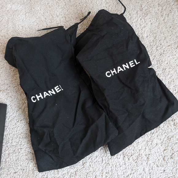 Chanel Interlocking CC Logo Nubuck Grey/Black Slingback Pumps, Size 39 - Picture 8 of 10